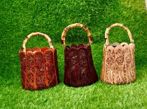 Sac seau en cuir artisanal occidental unique avec poignée en bambou, motif floral brodé, taille moyenne, usage quotidien, prêt à être expédié - Product Image 2