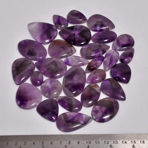 พลอยอะเมทิสต์ทรงเชฟรอนธรรมชาติ ขัดเงาด้วยมือ สีม่วง สำหรับทำเครื่องประดับเสริมฮวงจุ้ย แหวน จี้ - Product Image 1