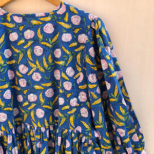 ชุดลำลองคอวีแบบยาว ปิดด้วยเชือกผูก ลายดอกไม้พิมพ์บล็อก แขนยาวทรงหลวม เอวธรรมชาติ ผ้าฝ้าย 100% - Product Image 1