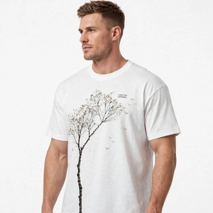 เสื้อยืดคอกลมแขนสั้นสีขาวพิมพ์ลายต้นไม้และนกสำหรับผู้ชายจาก Oneten Apparel - Product Image 2