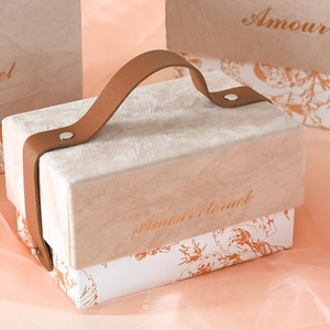 Caja de Regalo de Boda Personalizable con Dulces de Rafia. Caja de Regalo de Alta Gama con Forma Rectangular - Product Image 3
