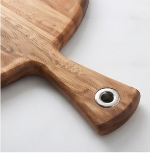 Planche à découper ronde en bois d'olivier, plateau de service de cuisine à grain naturel - Product Image 3