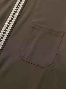 Thobe Émirati Premium, Kandura de Luxe, Vêtement Arabe Traditionnel, Jubba Élégante pour Hommes, Tenue Islamique Moderne Douce et Respirante - Product Image 5