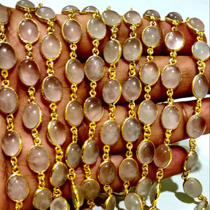 Cabochon ovale en quartz rose naturel, finition lisse, avec chaîne de connexion - Product Image 4