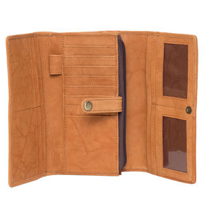 Cartera de Viaje de Cuero Genuino al por Mayor 2026 con Impresión Personalizada, Grabado en Relieve y Cierre de Cremallera Fabricada por RIMZA INDUSTRIES - Product Image 3