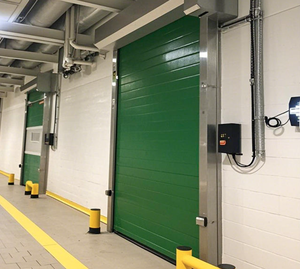 Les portes <span class=keywords><strong>de</strong></span> chambre froide isolées en <span class=keywords><strong>PVC</strong></span> sont utilisées dans les usines alimentaires comme portes à grande vitesse. - Product Image 4