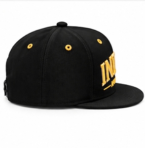 Casquette snapback noire Index Apparel à 6 panneaux, broderie machine lettres dorées, style hip-hop, unisexe - Product Image 3