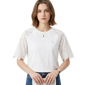 Camiseta Blanca con Mangas Raglán y Parches, Elegante Bordado Floral, Panel de Encaje Calado, Cuello Redondo, Blusas de Verano para Mujer, Proveedor - Product Image 1