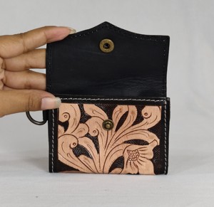 Nuevo Monedero de Cuero Genuino Negro con Bordado a Mano, Diseño de Ases de Cartas, Cierre de Botón a Presión, Mini Cartera Portátil Creativa - Product Image 2