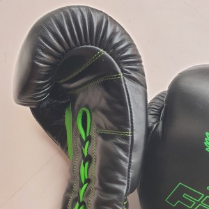 Guantes de Kick Boxing MMA Hechos a Medida, 100% Cuero Vacuno, con Cordones, para Entrenamiento Profesional - Product Image 5
