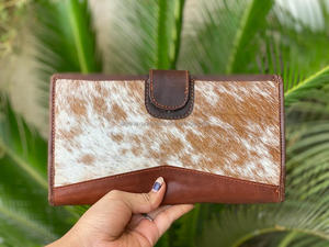 Portefeuille en cuir de vachette, portefeuille en cuir à poils, agenda en cuir, portefeuille pour femme - Product Image 2