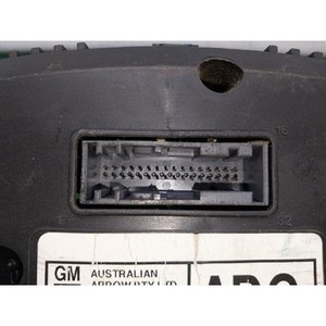 แผงหน้าปัดรถยนต์ Statesman VH ปี 1998-2003 มือสอง ของแท้ รหัส 92184191 - Product Image 6