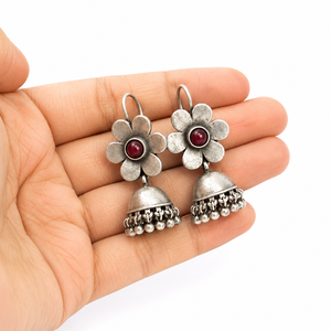 Boucles d'oreilles Jhumka en argent oxydé plaqué rubis, style Bollywood, MOQ disponible |   Boucles d'oreilles pendantes bohèmes indiennes |   Anniversaire ethnique - Product Image 6