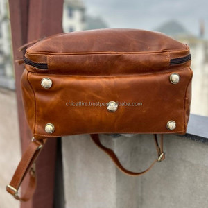 Sacs à dos en cuir véritable Crunch faits à la main Sacs à usages multiples Vente à chaud en cuir véritable Design unique Sac à dos Sacs en cuir à couvercle roulé - Product Image 6