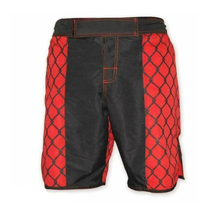 Shorts de sport MMA pour hommes, noir et rouge, à maillons, imprimé par sublimation, séchage rapide, évacuation de l'humidité, respirant, coupe régulière, léger - Product Image 1