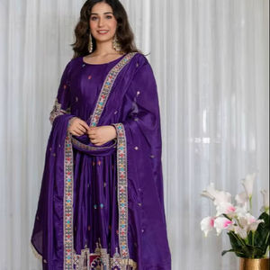 Ramdev Trading Kurta/Kurti pour femme en soie épaisse, style moderne, séchage rapide, pour mariages, fêtes, occasions Diwali, toutes saisons - Product Image 1