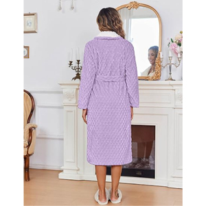 Albornoz de Felpa Suave para Mujer con Logotipo Personalizado, Cuello de Sherpa, Largo, Cálido para Invierno, Ropa de Dormir para Spa, Venta al por Mayor - Product Image 4