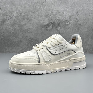 รองเท้าผ้าใบกีฬาแบบมืออาชีพ ดีไซน์หนังกลับ ระบายอากาศได้ดี ซับแรงกระแทก ป้องกันเท้าอย่างมั่นคง กันลื่น - Product Image 1