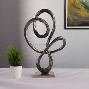 Sculpture de noeud à boucle haute Modern Day Accents Home Decor Sculpture de noeud d'infini Art abstrait Décor de sol ou de table - Product Image 1