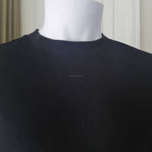 T-shirt unisexe à manches courtes, col montant, coupe ample, en coton 100% 250 g/m², imprimé personnalisé, de luxe, uni - Product Image 3