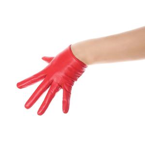 ถุงมือหนัง PU สีแดงลิปสติก กันน้ำ คุณภาพสูง ขายดีปี 2026 ทรงเข้ารูป แฟชั่น ความยาวสั้น จากปากีสถาน - Product Image 4