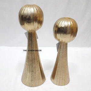 เชิงเทียนโลหะชุบทองรูปดอกไม้ ดีไซน์หรูหราทันสมัย เหมาะสำหรับตกแต่งบ้าน งานแต่งงาน หรือโต๊ะอาหาร - Product Image 3