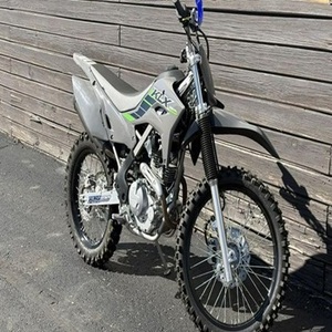 รถมอเตอร์ไซค์ KLX 230R รุ่นปี 2025 ของแท้ ลดราคาสุดพิเศษ 30% - Product Image 1
