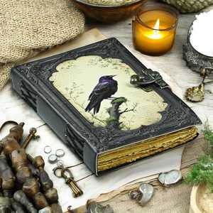 Diario de Cuero Gótico con Diseño de Cuervo, 7x5 Pulgadas, Papel con Borde Decorativo Impreso con UV, Cierre Antiguo, Regalo de Halloween - Product Image 3