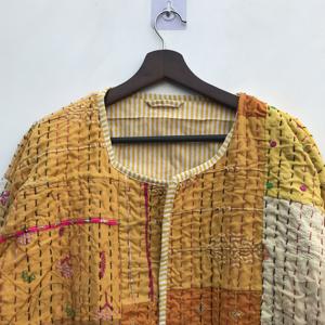 เสื้อแจ็คเก็ตผ้าควิลท์ปักลายคันธาสไตล์โบโฮแบบอินเดียดั้งเดิมหลากสีสันสำหรับผู้หญิง ขายส่ง - Product Image 3