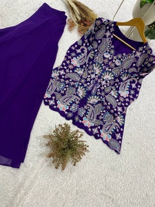 Ensemble Kurti brodé de style indien pakistanais traditionnel pour femmes, coupe ample, pour les occasions de mariage - Product Image 4