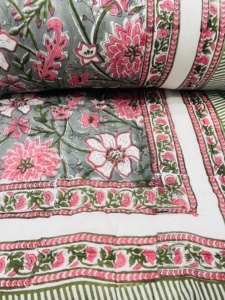 Lote al por mayor de colchas reversibles estampadas a mano con motivos florales, borde a rayas verde, rosa y gris, para uso doméstico en todas las estaciones, en stock. - Product Image 5