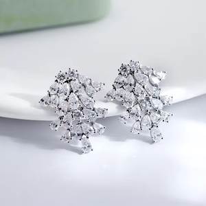 Pendientes de Diamantes de Oro Blanco de Lujo para Mujer, Corte Pera, Color D, Certificados por GIA, Joyería de Boda - Product Image 2