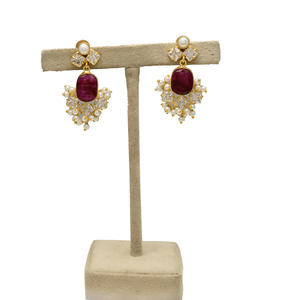 Boucles d'oreilles pendantes pour femme en laiton plaqué or 24 carats, ornées de rubis, de corindon, de zircone cubique et de perles naturelles, style vintage chrétien - Product Image 3