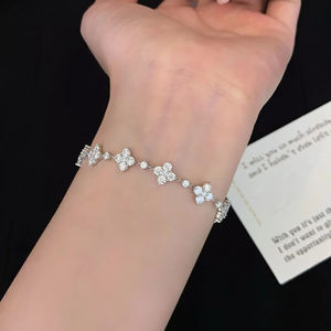 กำไลข้อมือโมอิสซาไนต์ทรงกลมรูปดอกไม้สุดโรแมนติก กำไลเพชรเทนนิสสำหรับผู้หญิง เครื่องประดับงานแต่งงานที่ได้รับการรับรอง - Product Image 1