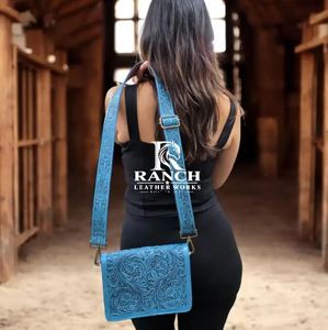 Bolso Bandolera de Cuero de Alta Calidad Hecho a Mano con Patrón Geométrico y Cierre de Cremallera, Estilo Moderno para Uso Diario - Product Image 3