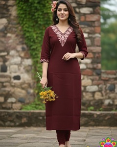 Kurtis de Algodón Color Granate para Mujer con Bordado de Cordón, Largo hasta el Tobillo, Estilo Tradicional Informal de India y Pakistán - Product Image 1