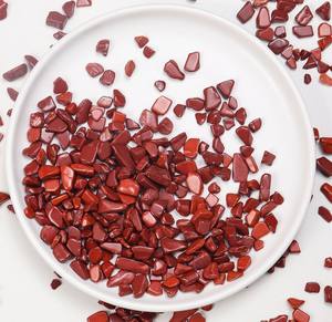 Sachets de copeaux de cristal de jaspe rouge naturel non percés, copeaux de pierres précieuses de jaspe rouge pour la fabrication de bijoux, la lithothérapie et la décoration - Product Image 3