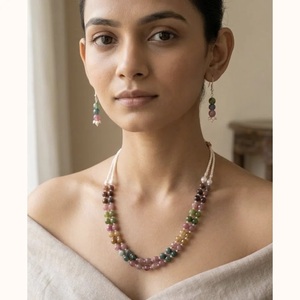 Conjunto de Collar de Dos Hileras de Perlas de Agua Dulce y Jade Natural, Hecho a Mano, con Pendientes Colgantes - Product Image 1