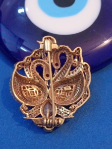 Broche Paon Vintage en Argent 925 Doré, Bijoux Amaira, Cristaux Taillés Poire, Strass, Pierre Centrale Rouge, Design Animal, Unisexe - Product Image 6