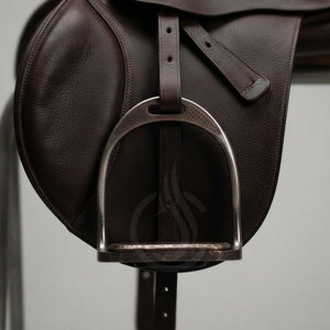 Estribos Premium para Montar a Caballo con Diseño Metálico Resistente para Entrenamiento, Clases de Equitación y Actividades Ecuestres Regulares - Product Image 5