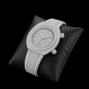 Reloj de Hombre en Tono Plateado con Incrustaciones de Piedras Brillantes, Esfera con Fecha, Reloj de Lujo para Fiestas - Product Image 1