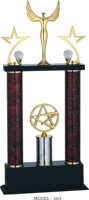 Trophée en métal moulé sous pression doré de grande taille avec design étoilé, colonnes rouges mouchetées, impression UV, gravure laser pour les récompenses des événements sportifs