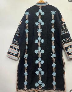 Kimono de terciopelo con bordado Suzani - Product Image 6