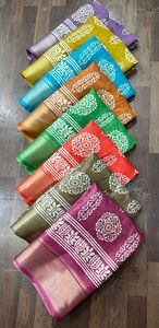 Tela floral Dola tejida de secado rápido y material ligero para prendas de vestir, vestidos, saris, ropa de moda de verano para mujer, artículos en stock. - Product Image 3
