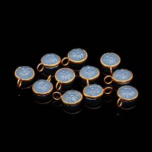 Pendentif Fleur en Calcédoine Bleue Naturelle, Pierre Précieuse Sculptée à la Main, Charme en Argent Sterling 925, Pendentif en Pierre de Calcédoine Bleue 11MM - Product Image 4