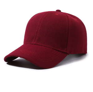 หมวกแก๊ปปักลาย 6 แผง แบบขายส่ง ปรับแต่งได้ ปีกโค้ง สีดำ หมวกแก๊ปดีไซน์เนอร์ หมวกทรงสปอร์ต หมวกแก๊ปสำหรับคุณพ่อ สำหรับผู้ชายและผู้หญิง - Product Image 1