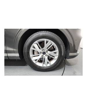 Genesis GV70 2.5T 2024 Gasolina AWD con 22,490 km, Volante a la Izquierda, Caja de Cambios Automática, Asientos de Cuero, Cámara Trasera - Product Image 5