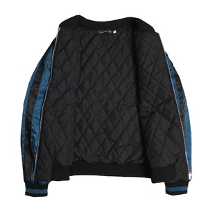 Chaqueta universitaria acolchada personalizada para hombre, de satén, mangas raglán, bordado, tejido de punto informal, teñido de invierno, con cremallera, impermeable, a prueba de viento - Product Image 5