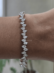 Pulsera de Diamantes Cultivados en Laboratorio con Certificación IGI, 6.25 Ct, Oro, Corte Pera, Engaste de Garras, Joyería de Lujo para Mujer - Product Image 1