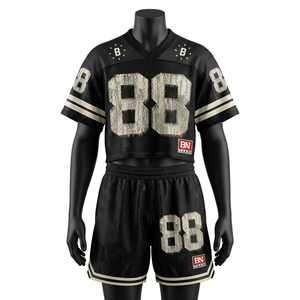 Conjunto de pantalones cortos de malla ligera de alta calidad, 180 GSM, con panel de rayas deportivas negras, estampado vintage y diseño de logotipo personalizado para hombre. - Product Image 1